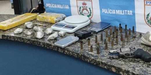 Casal é preso após denúncia de comercialização de drogas em loja no Centro de Nova Friburgo