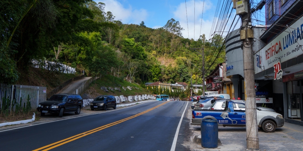Radares da RJ-116 são retirados em pontos de Nova Friburgo; segundo DER-RJ, nova licitação está em andamento