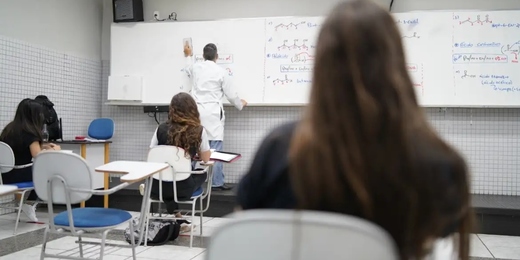 Estácio oferece mais de 24 mil vagas em cursos de férias gratuitos para estudantes da Região Serrana 