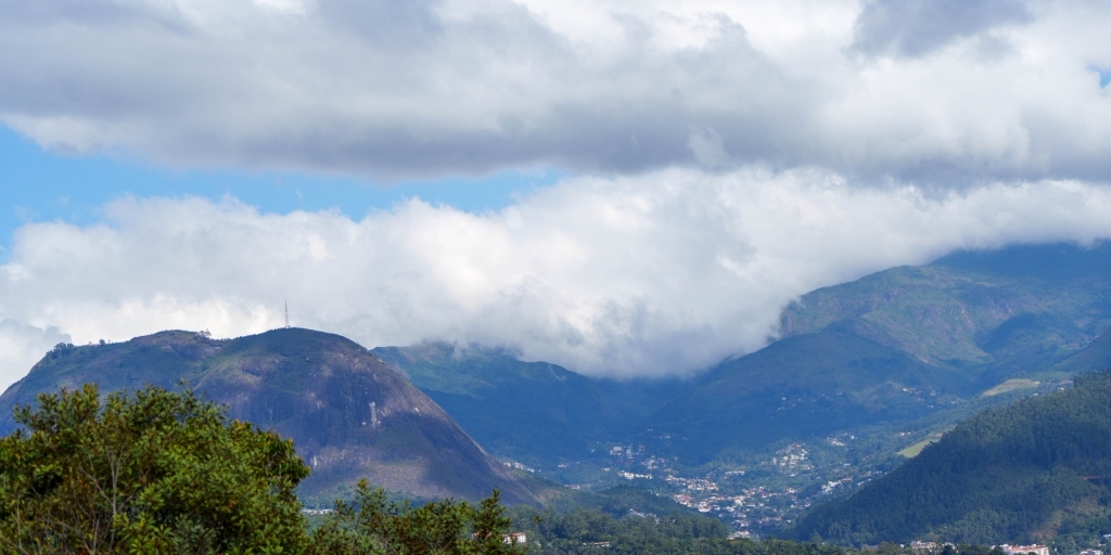 Frente fria chega ao Rio com previsão de chuva forte, raios e rajadas de vento em Friburgo