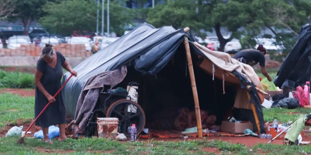 IBGE anuncia primeiro censo para mapear população em situação de rua no Brasil