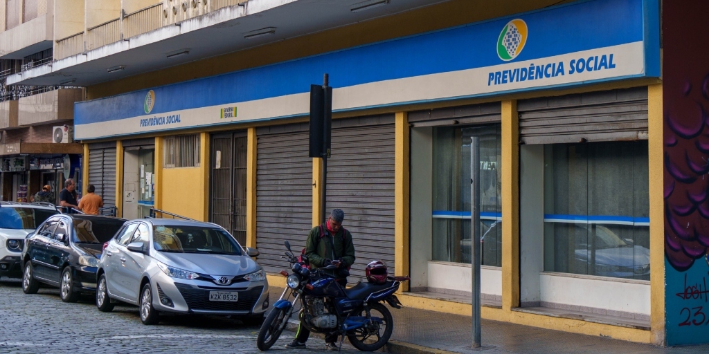 Pagamentos para quem aderiu ao acordo de ressarcimento de desvios indevidos do INSS começam na quinta, 24
