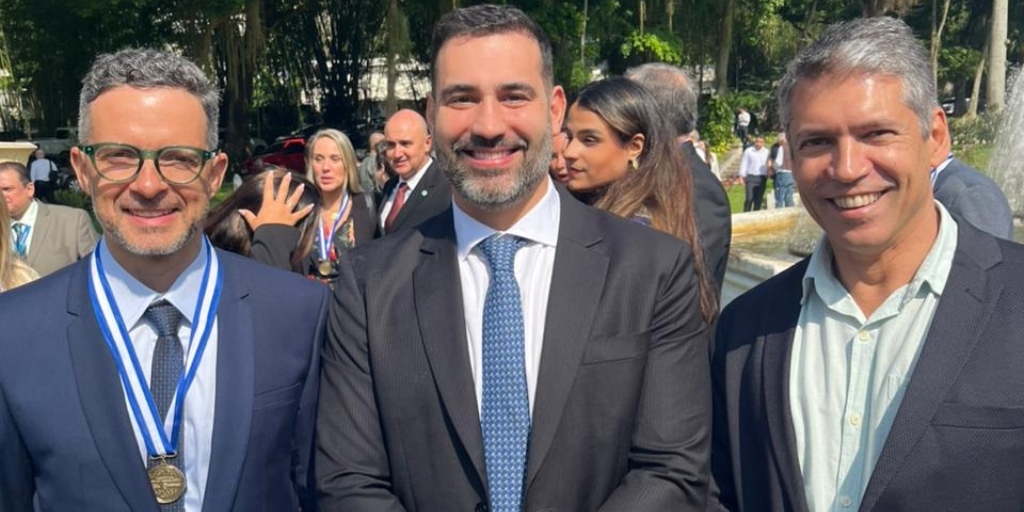 Friburguense Marcelo Verly recebe Medalha do Mérito Tecnológico no Palácio Guanabara