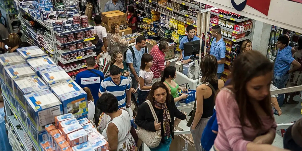 Primeira parcela do 13º salário deverá ser paga até dia 30 de novembro; entenda as regras para receber o benefício