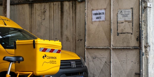 Greve de trabalhadores de centro de distribuição dos Correios continua em Friburgo; nova reunião está marcada para esta terça-feira