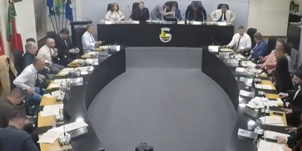 Câmara de Nova Friburgo propõe auxílio-alimentação de R$ 50 por dia útil para vereadores