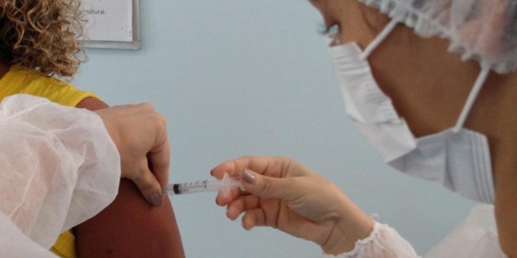 Dia D de vacinação contra gripe acontece neste sábado, 10, em várias cidades do Brasil