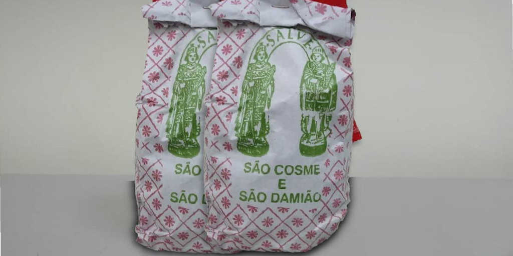 A história por trás dos doces: Como surgiu a tradição de Cosme e Damião?