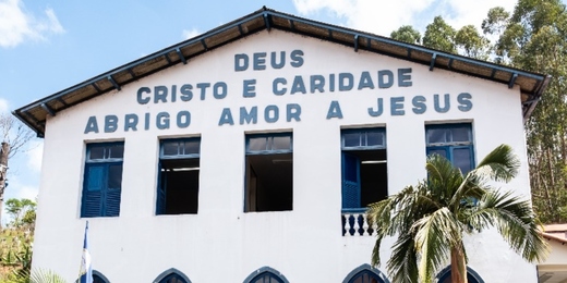 Projeto Amigos da Alegria arrecada itens de higiene e leite para idosos em Nova Friburgo