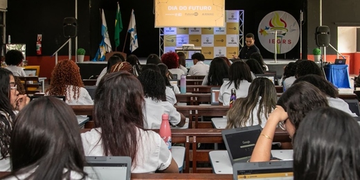 Estado lança plataforma online para oferecer orientação vocacional a mais de 100 mil estudantes 