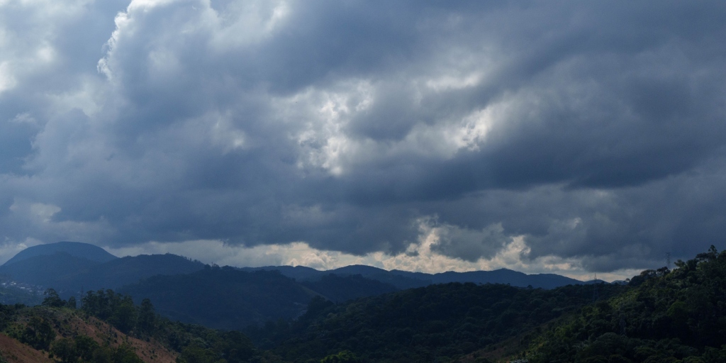 Julho começa com previsão de chuva e temperaturas baixas na Região Serrana do Rio de Janeiro