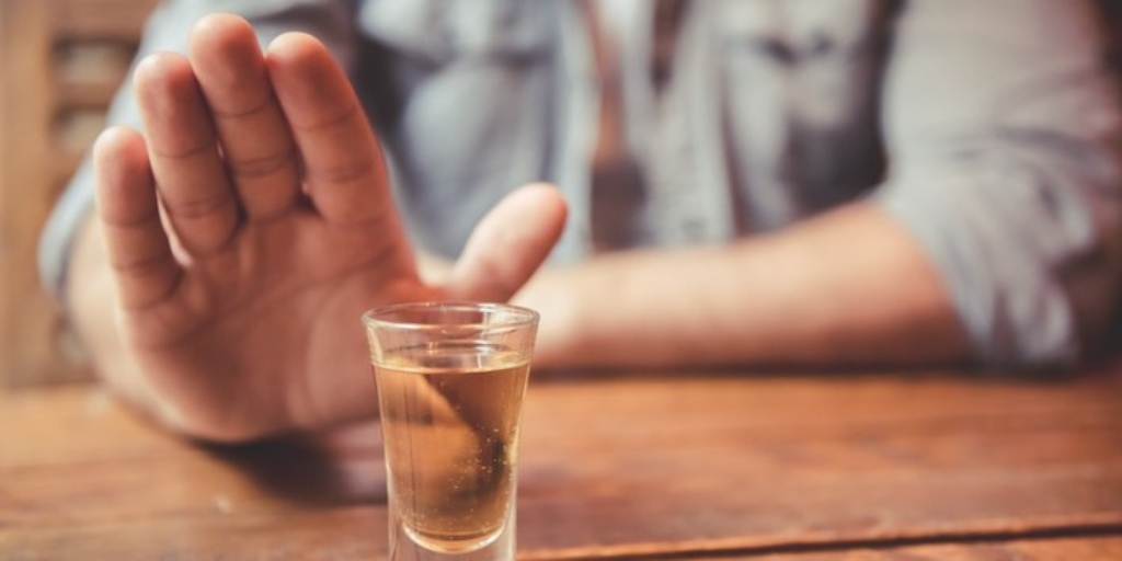 Cartilha para auxiliar na identificação de bebidas falsificadas é lançada no estado do Rio de Janeiro